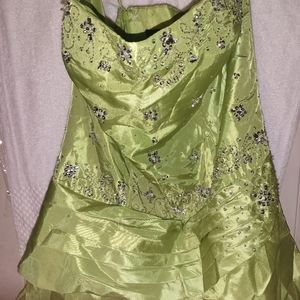 Line green evening gown